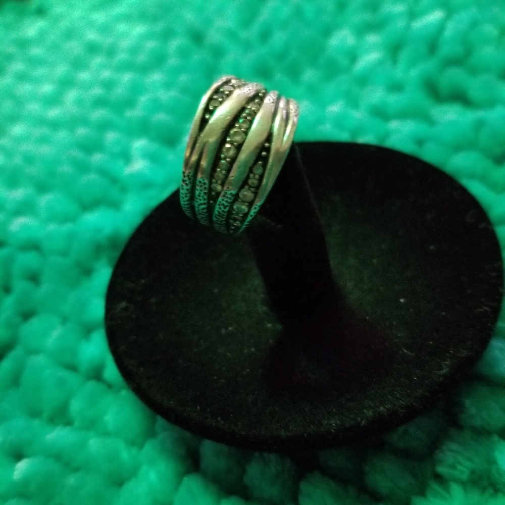 Ring - Picture 3 of 4
